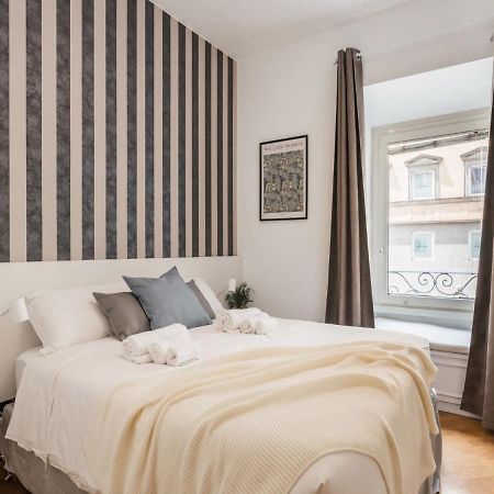The Best Rent - Spacious Three-Bedroom Apartment Near The Colosseum Rome Exterior photo