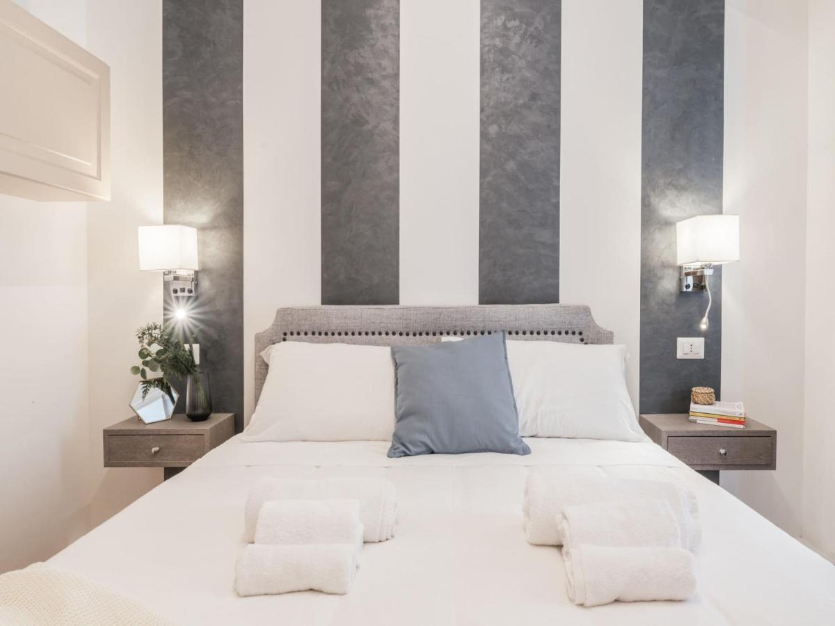 The Best Rent - Spacious Three-Bedroom Apartment Near The Colosseum Rome Exterior photo