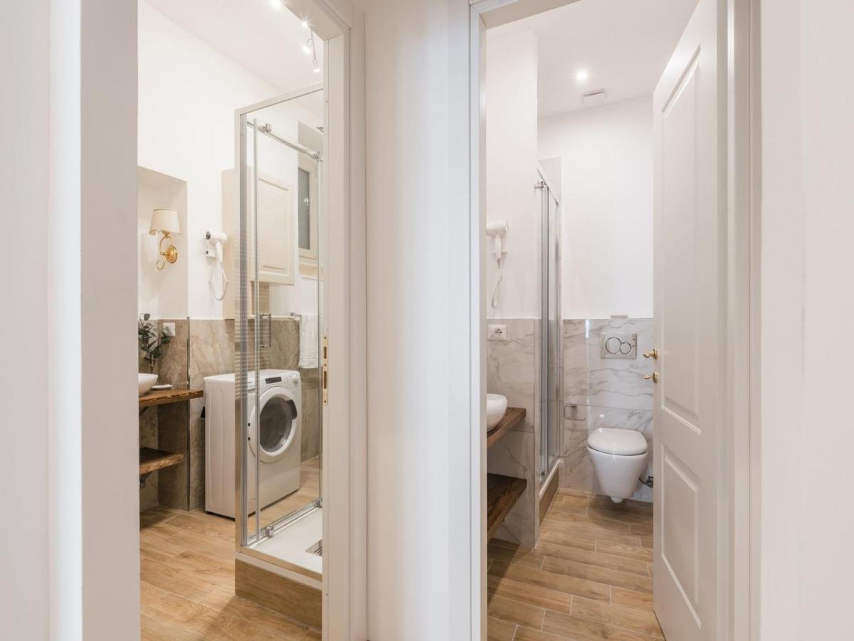 The Best Rent - Spacious Three-Bedroom Apartment Near The Colosseum Rome Exterior photo