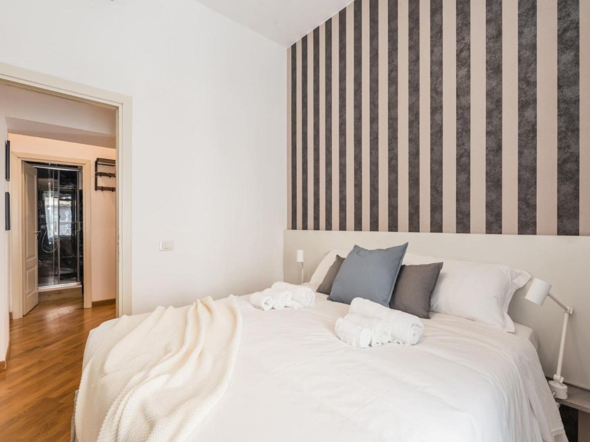 The Best Rent - Spacious Three-Bedroom Apartment Near The Colosseum Rome Exterior photo