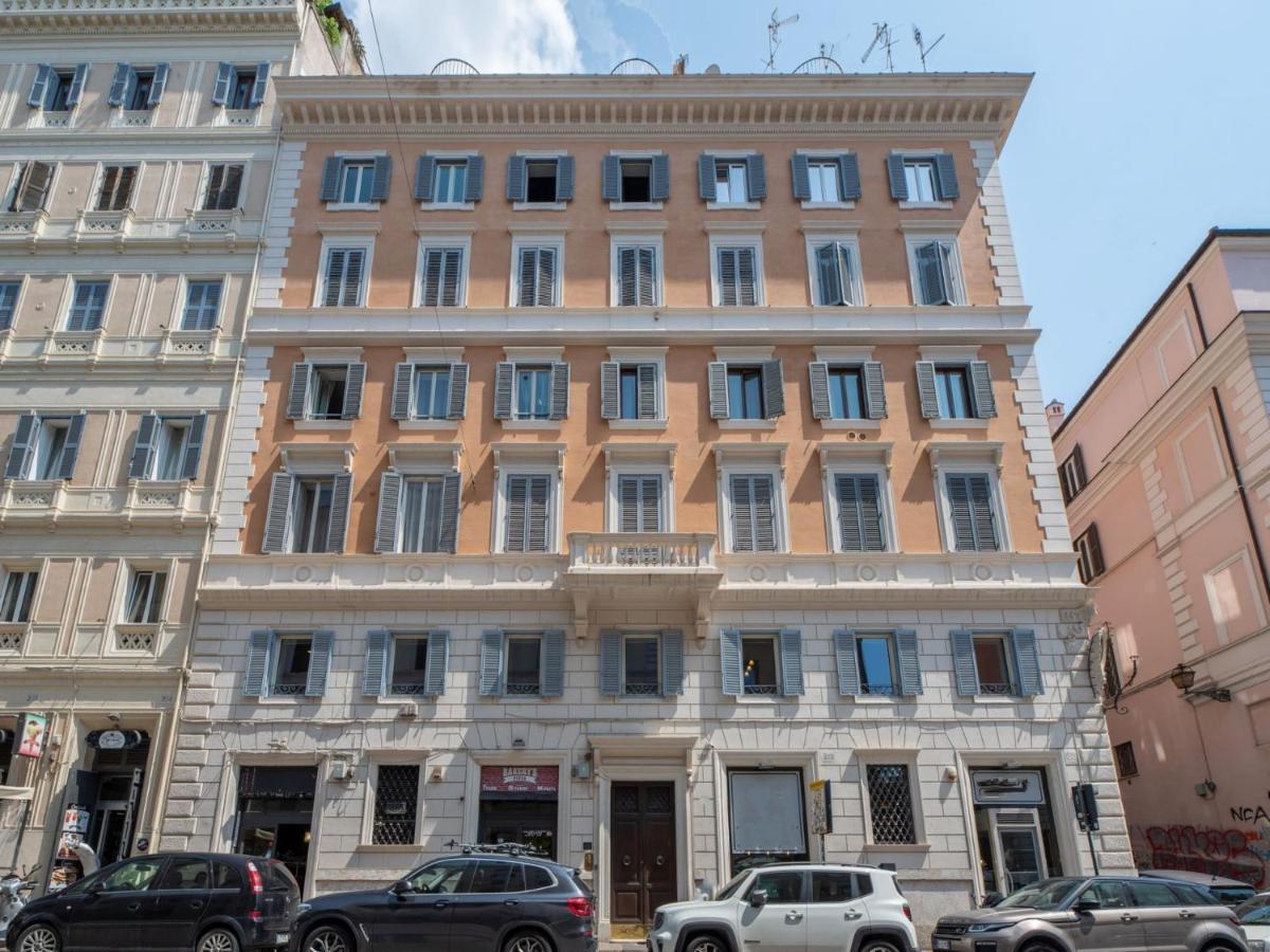 The Best Rent - Spacious Three-Bedroom Apartment Near The Colosseum Rome Exterior photo